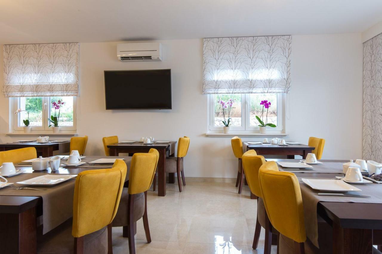 B&B Villa Maris Punat Exterior photo